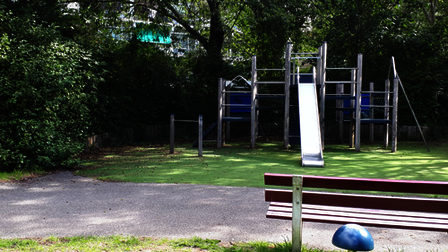 Speeltuin met glijbaan